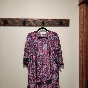 LuLaRoe Purple and White Patterned Kimono Top